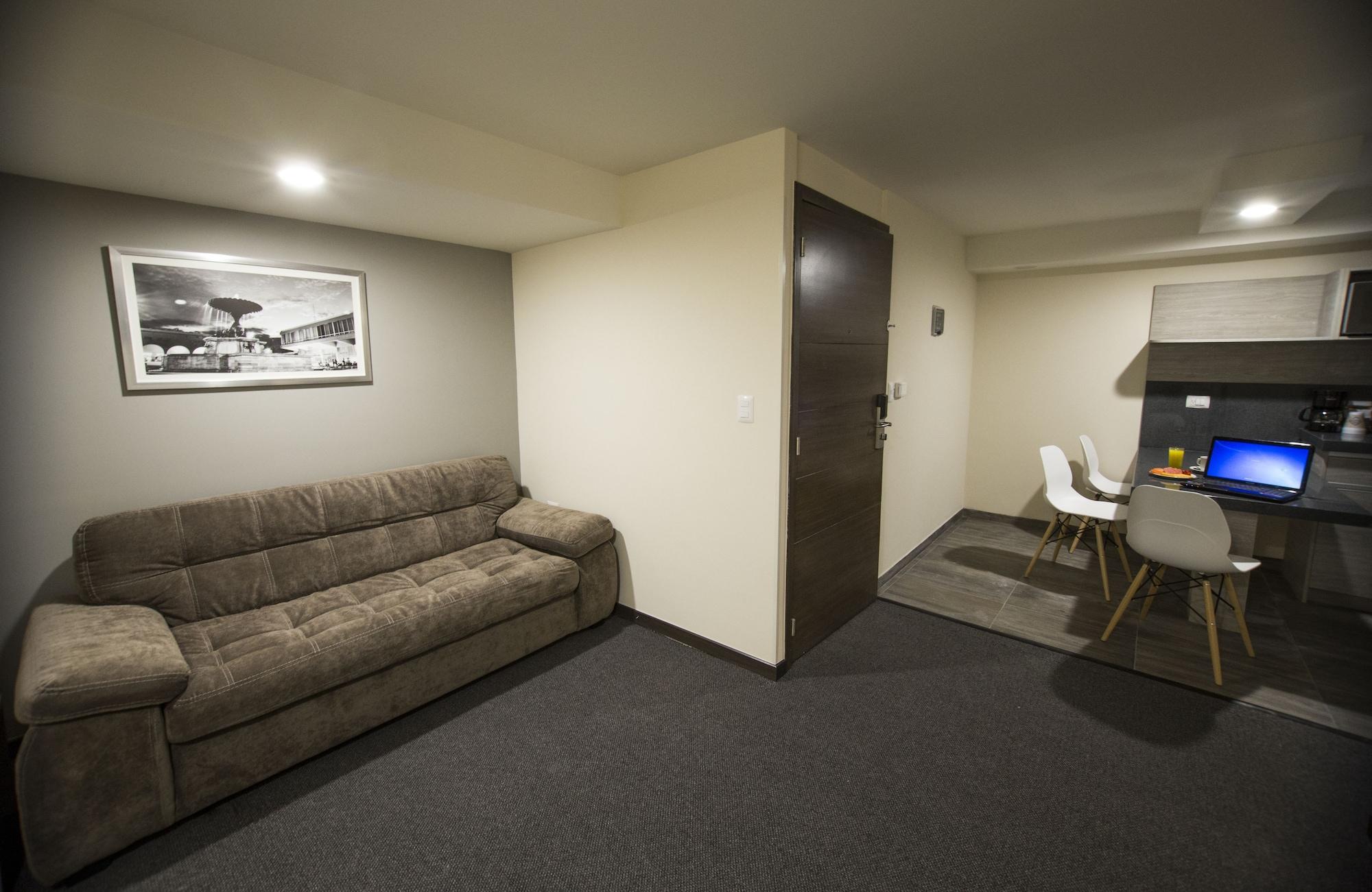Kasa Hotel & Suites Irapuato Εξωτερικό φωτογραφία