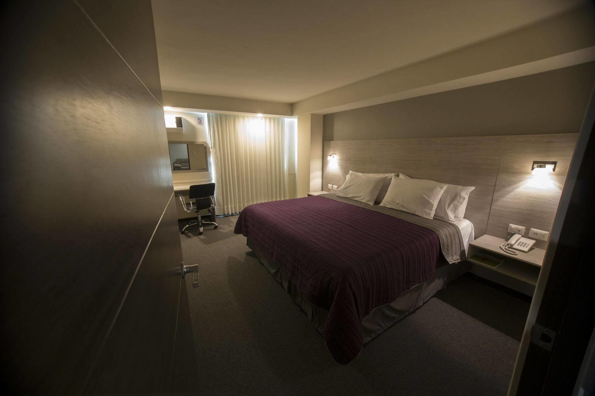 Kasa Hotel & Suites Irapuato Εξωτερικό φωτογραφία